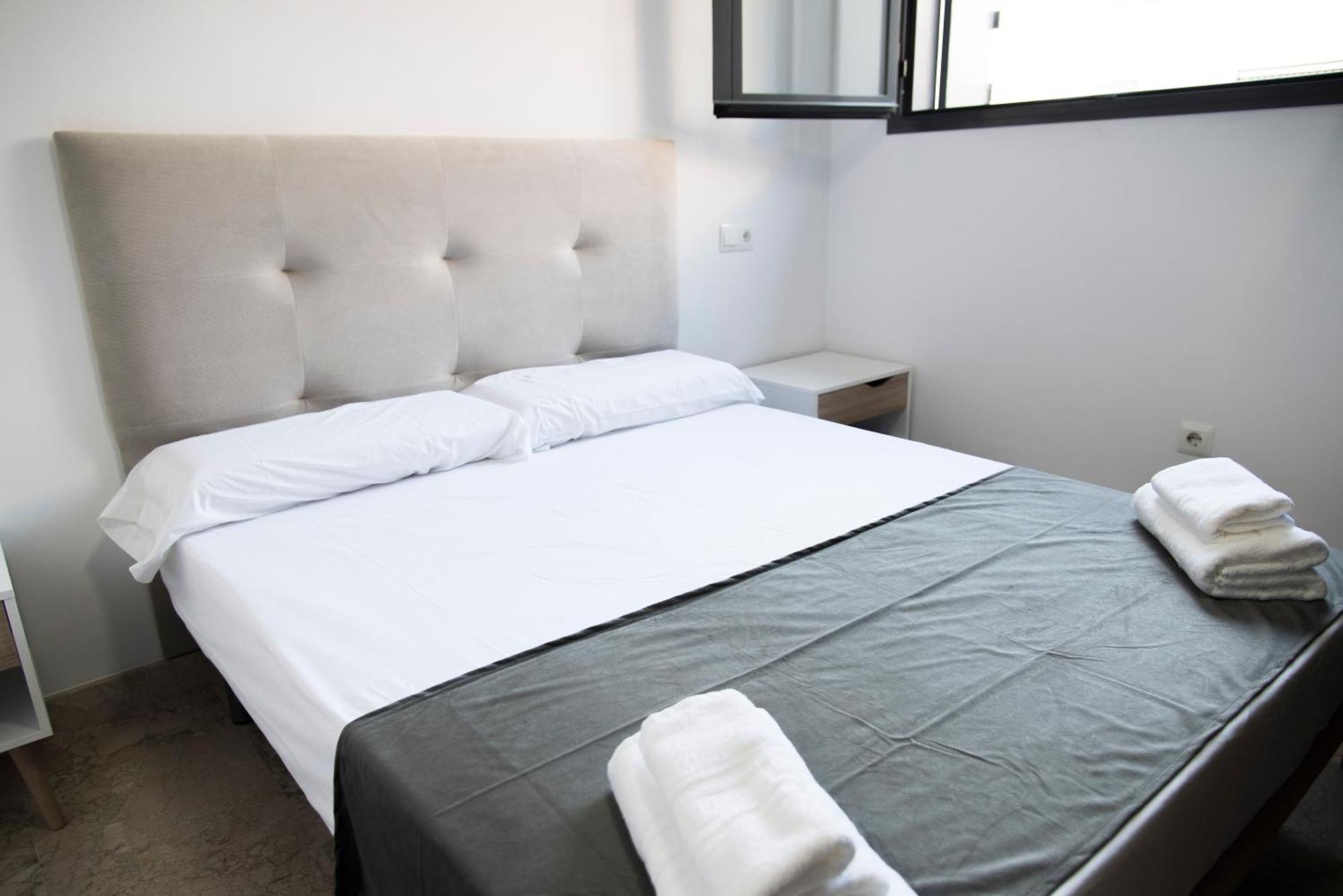 Nightinsevilla Teodosio Free Parking Exterior photo