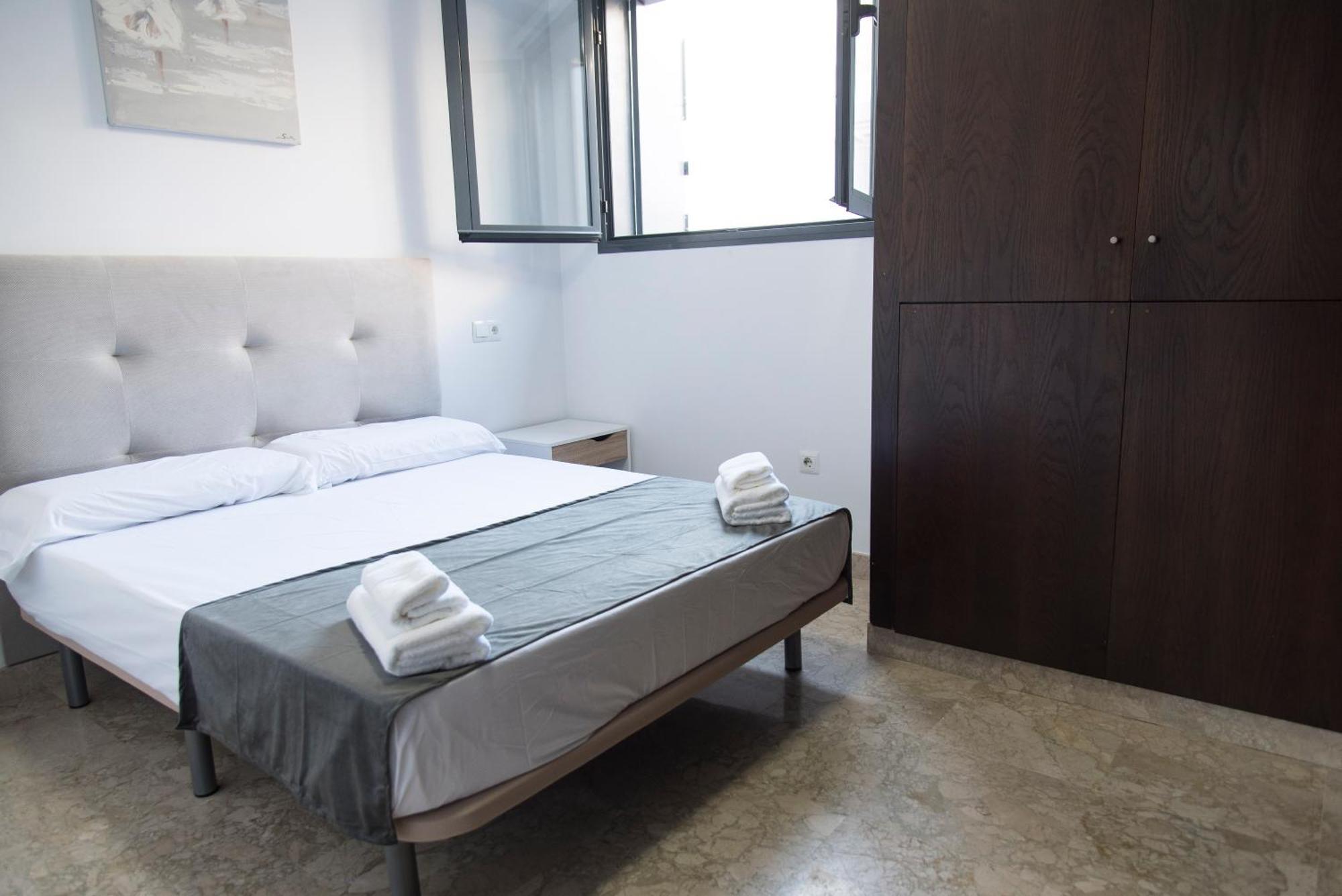 Nightinsevilla Teodosio Free Parking Exterior photo
